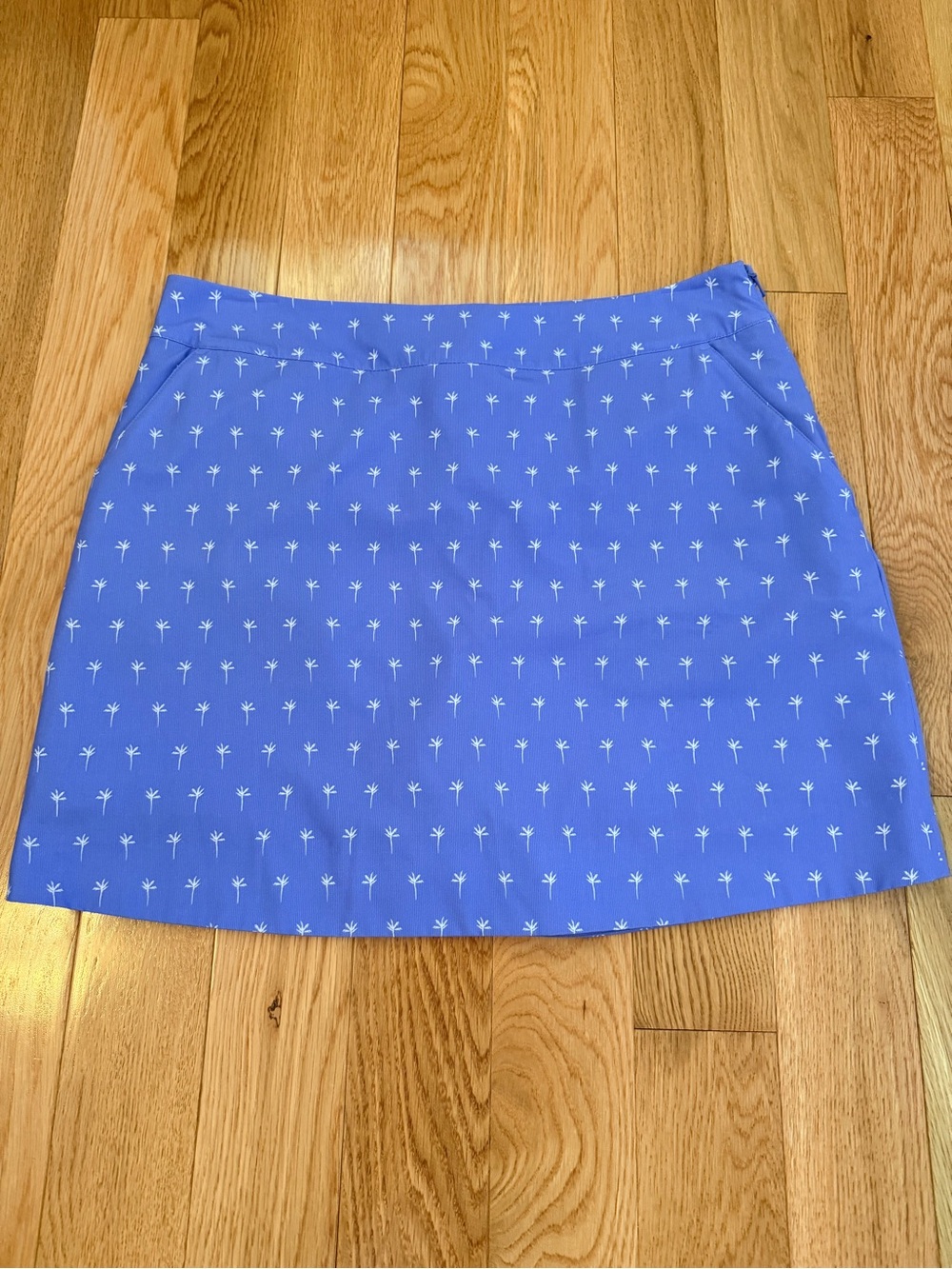 💕EUC Vineyard Vines Purple Mini Skort with White Palm Print